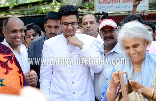 Mysore royal scion visits Eshwaramangala
